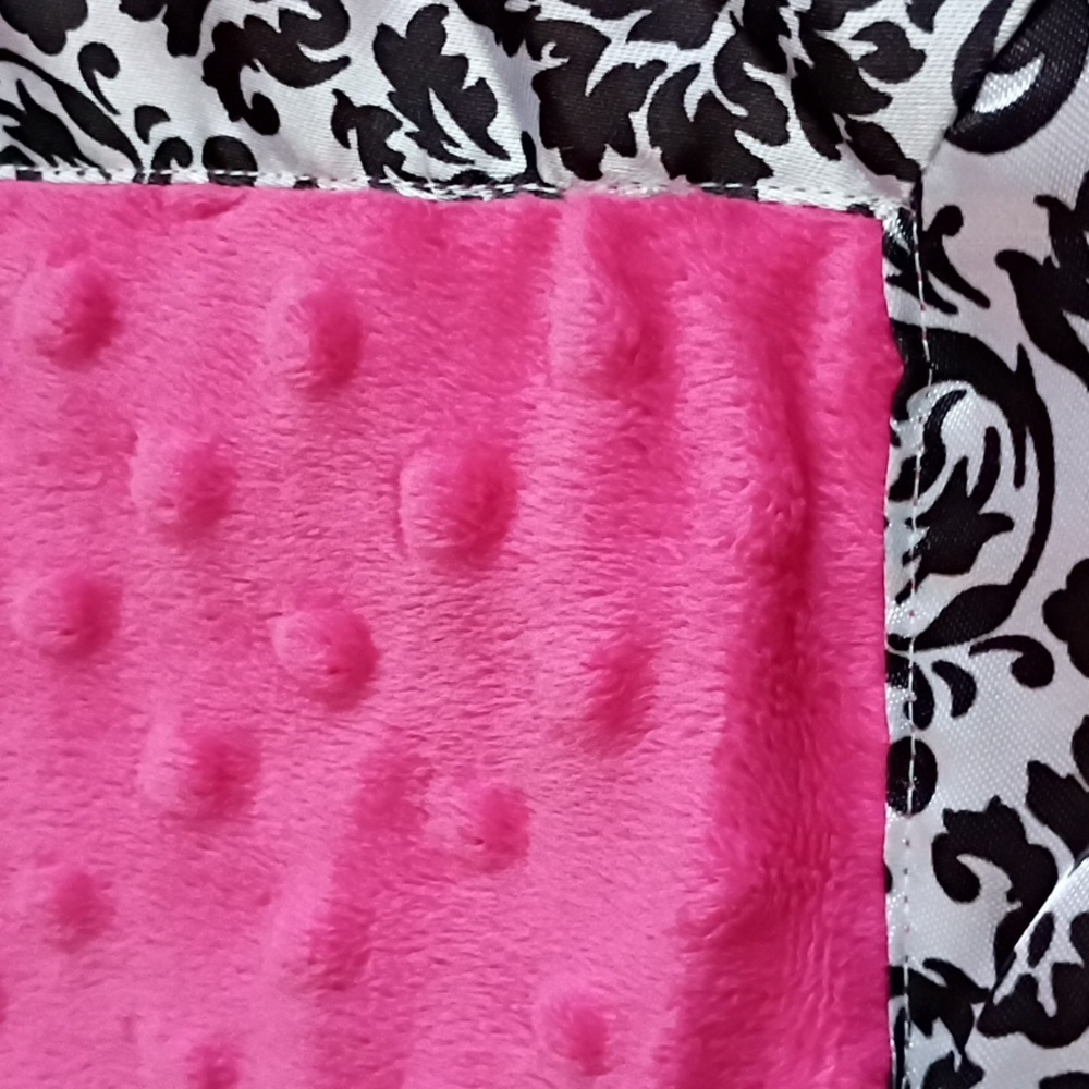 Pink and Black Patterned Baby Blanket NWT Room Accent - Picture 5 of 6